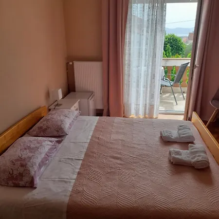 Margarita לינה וארוחת בוקר 3*