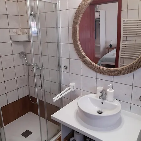 לינה וארוחת בוקר Margarita 3*